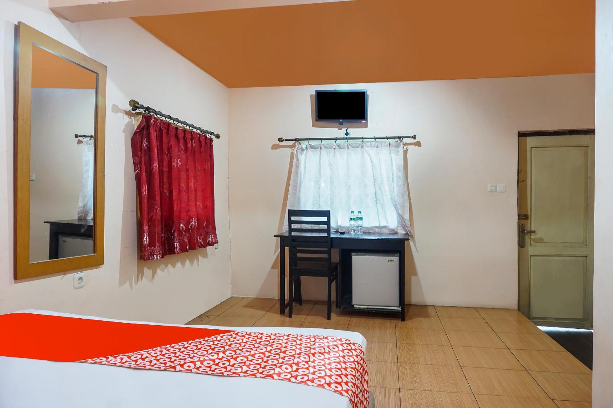 Oyo 90923 Makassar Cottage Balangberu Exterior foto
