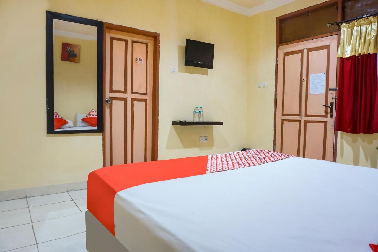 Oyo 90923 Makassar Cottage Balangberu Exterior foto